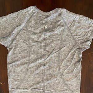 Swiftly Tech Short Sleeve Shirt 2.0 Size 10